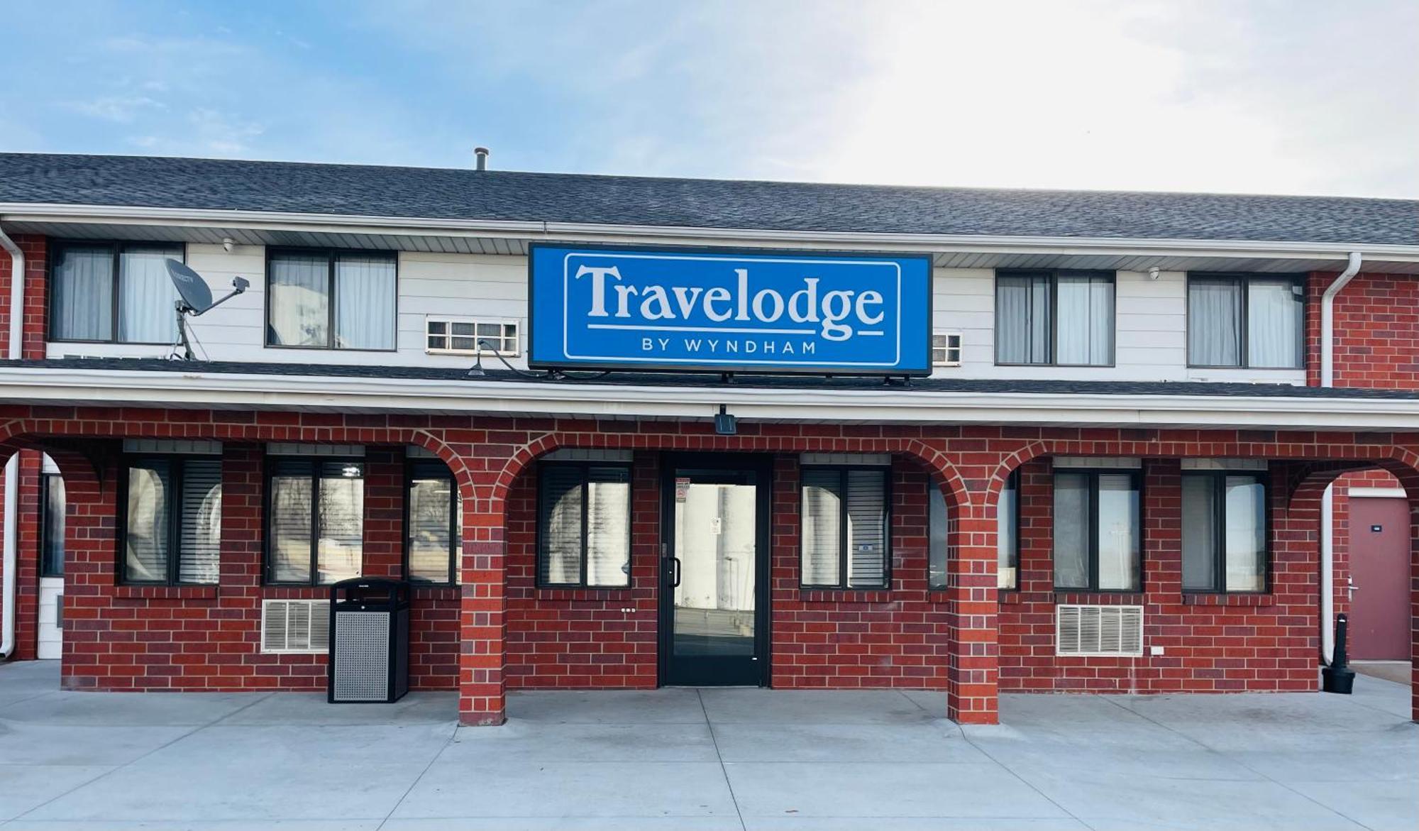 Travelodge By Wyndham Lincoln South Exterior photo